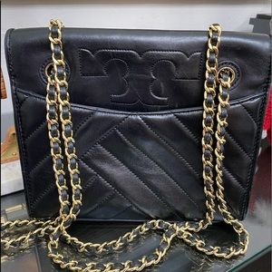 shoulder/crossbody black tory burch purse